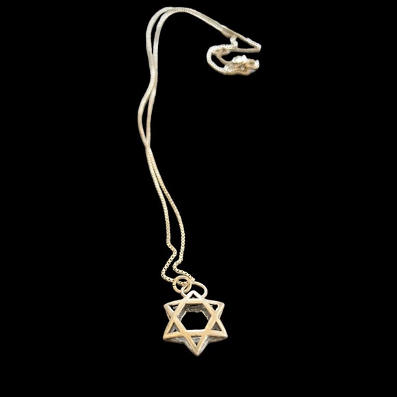 Sterling silver Star of David charm on 20” necklace - Picture 2 of 3
